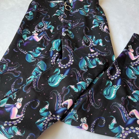 New Disney Little Mermaid Ursula Leggings Zipper Villains Women's Small Pants go - Picture 11 of 11